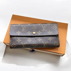 LOIUIS VUITTON Vintage Monogram Sarah Long Wallet Authentic with BOX